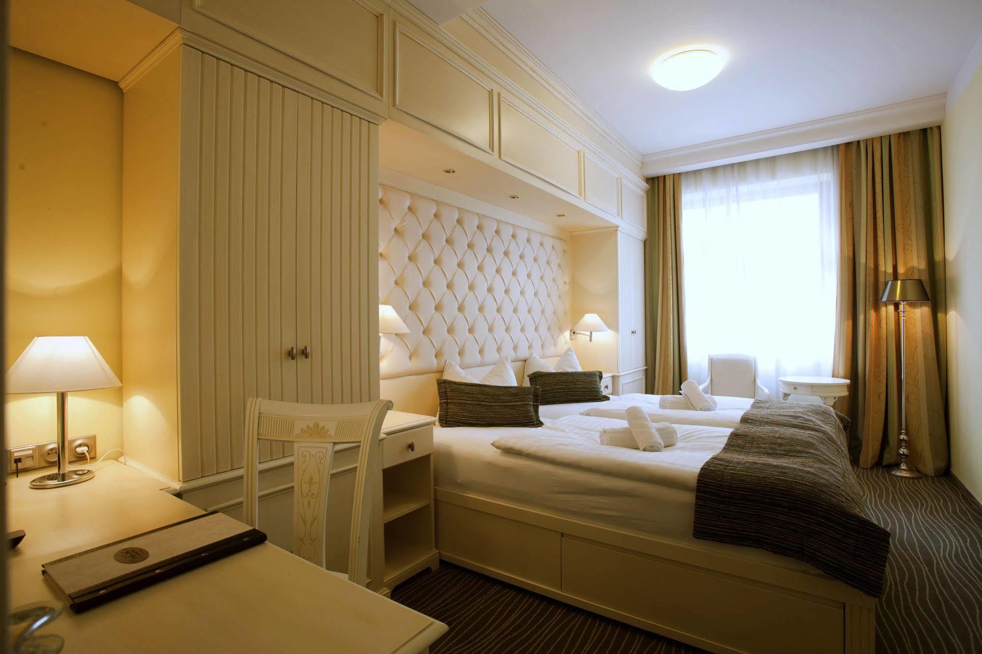 Hotel Ambiente Wellness & Spa Karlovy Vary Eksteriør bilde