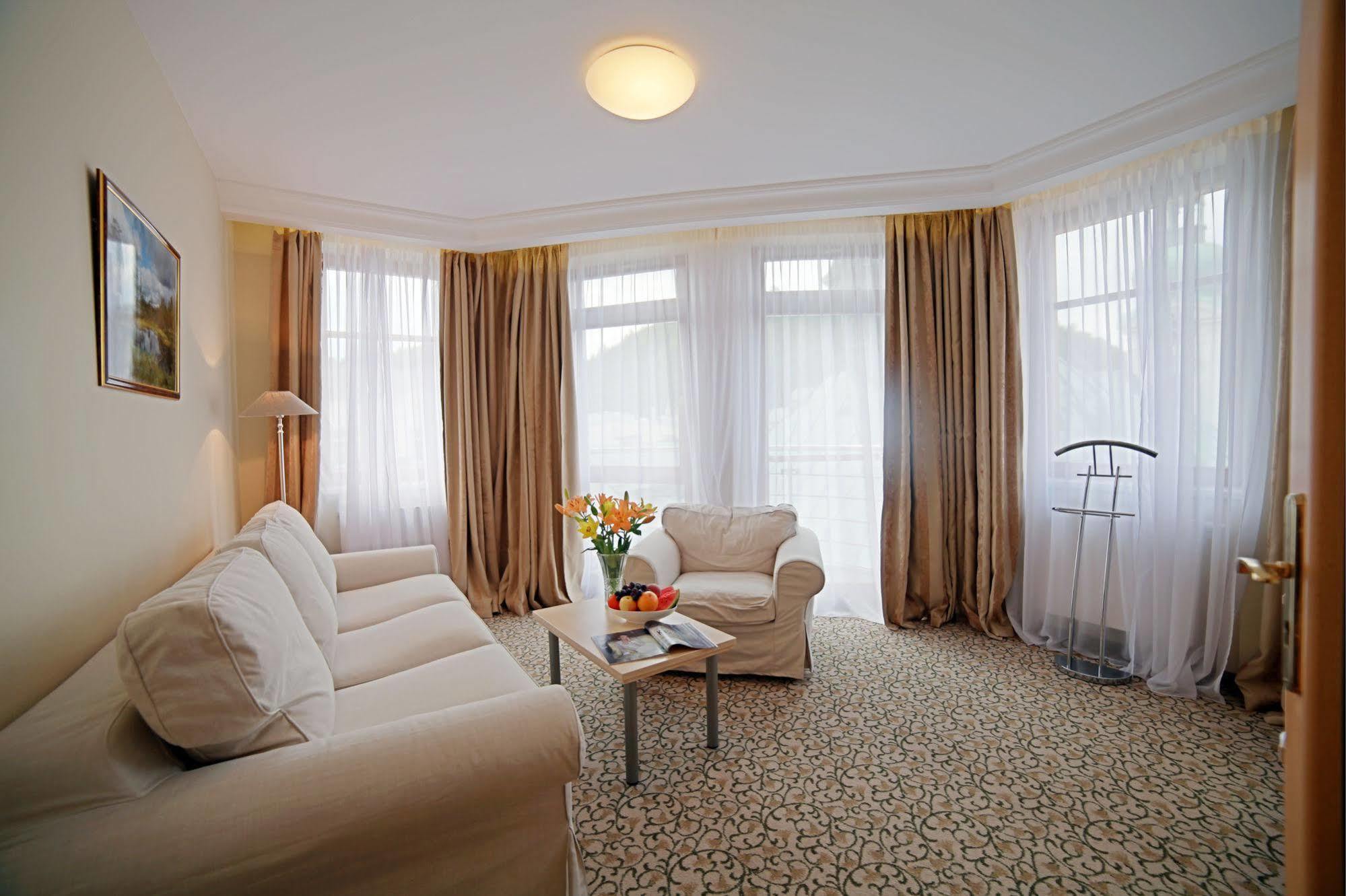 Hotel Ambiente Wellness & Spa Karlovy Vary Eksteriør bilde